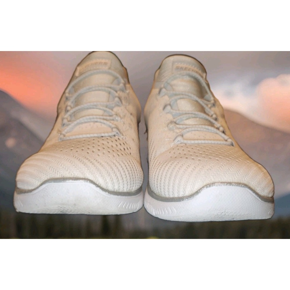 Skechers Summits Fast Attraction White/Silver Slip On. Women's Size 8